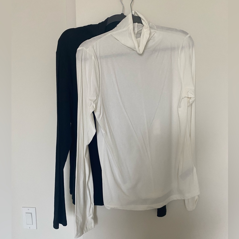 Gap - Women’s Feather Turtlenecks - Size L Tall